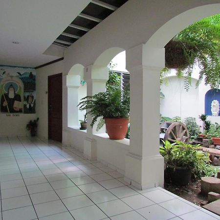 Hotel Villa Serena San Benito サンサルバドル エクステリア 写真