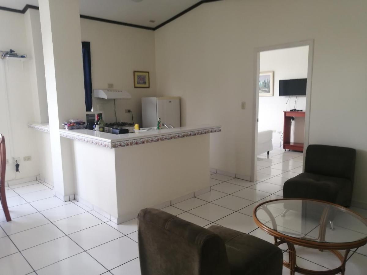 Hotel Villa Serena San Benito サンサルバドル エクステリア 写真