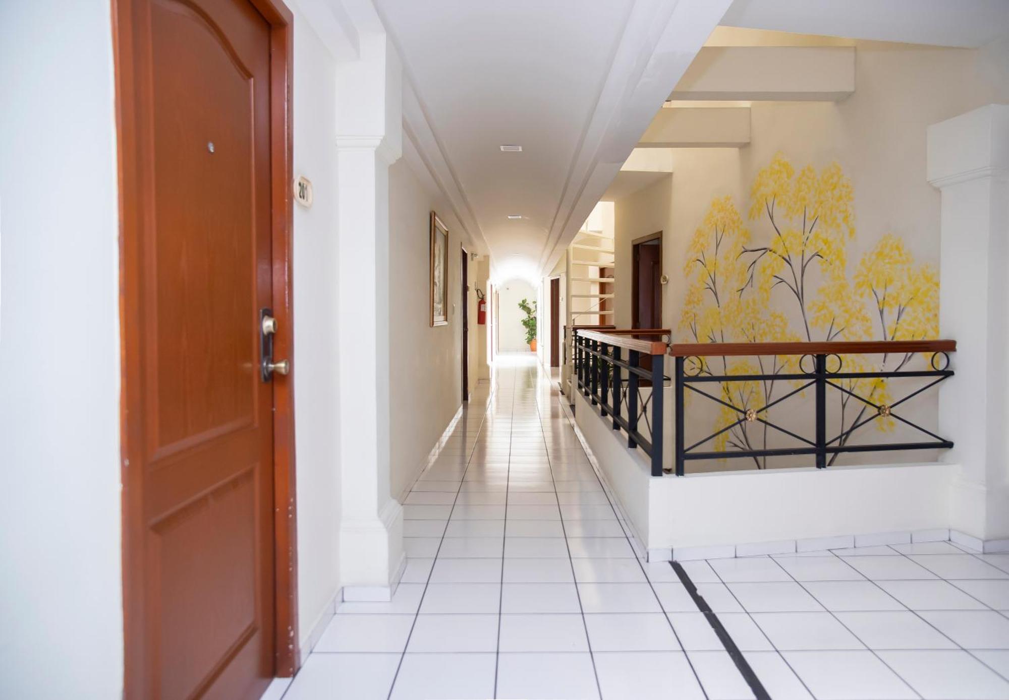 Hotel Villa Serena San Benito サンサルバドル エクステリア 写真
