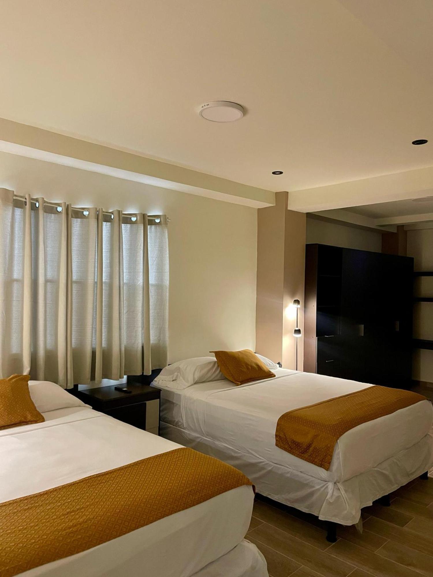 Hotel Villa Serena San Benito サンサルバドル エクステリア 写真
